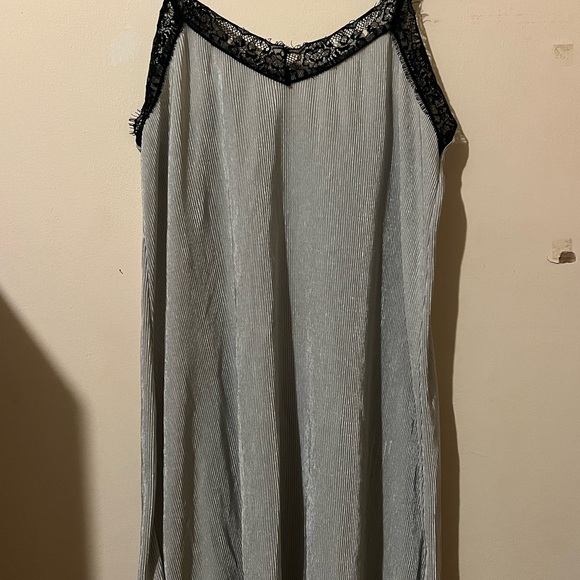 Two Mini Dress - Picture 4 of 7